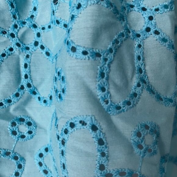 Beautiful Strapless Eyelet Top - Picture 4 of 6